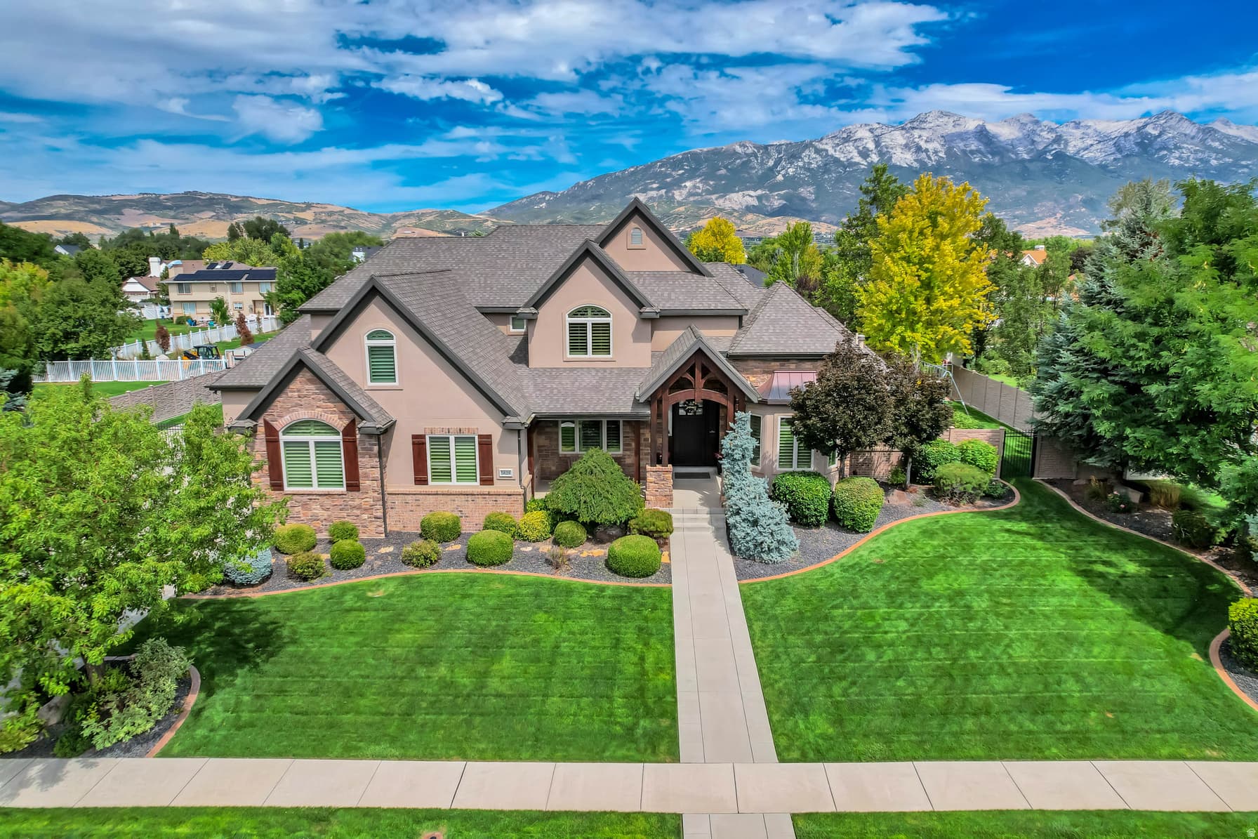 5828 W WOODSHIRE LN photo 1