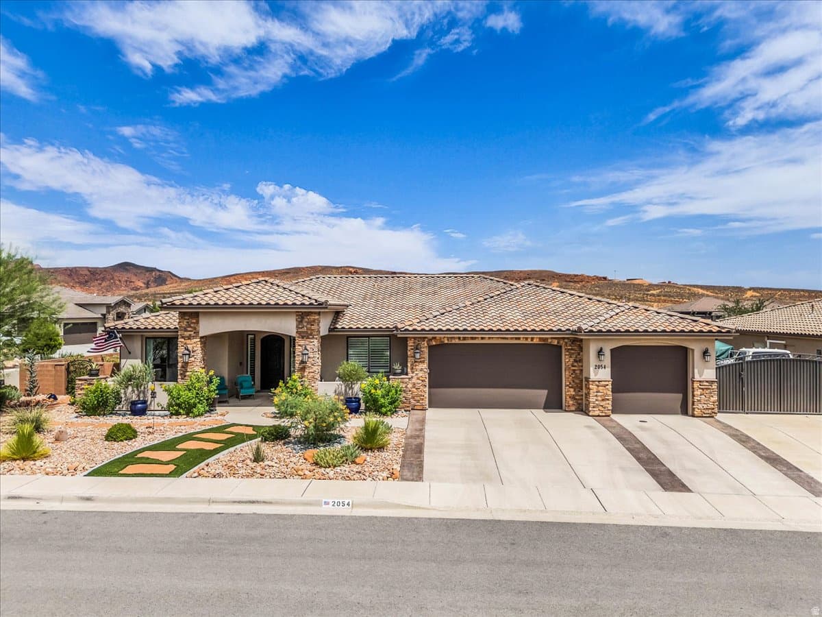 2054 N RED SKY DR photo 1