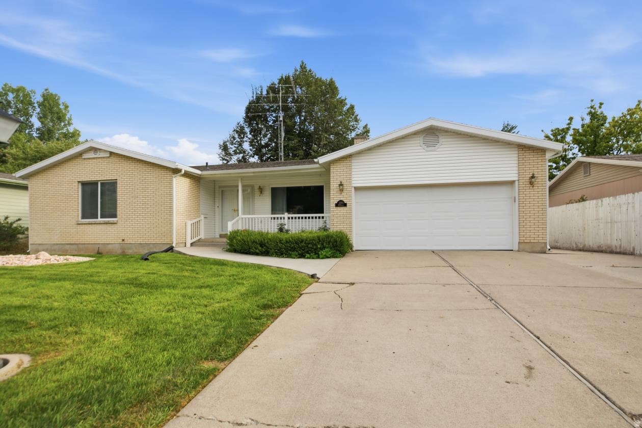 1570 E 1425 N photo 1