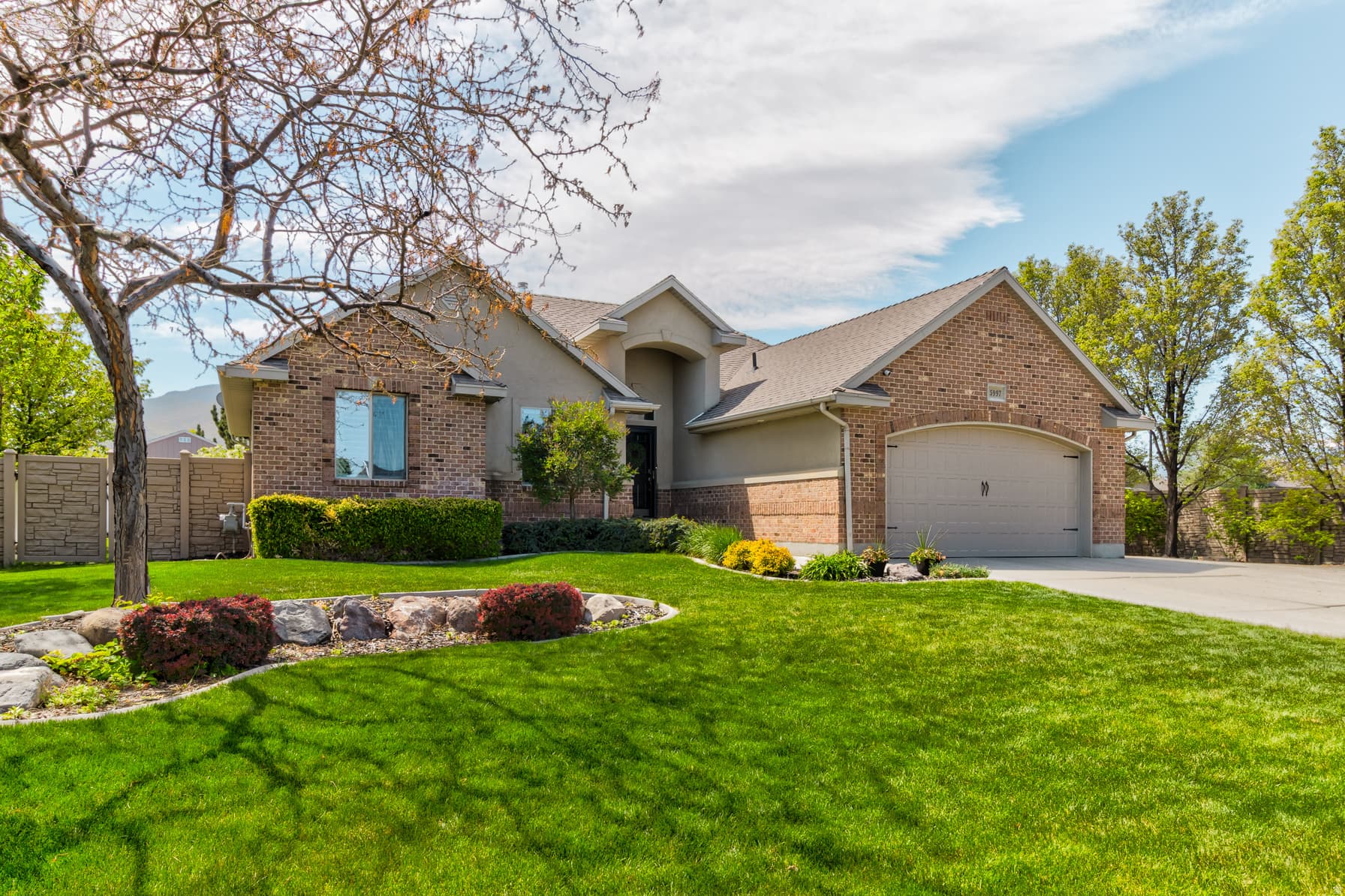 5997 W SILVER SADDLE WAY photo 1