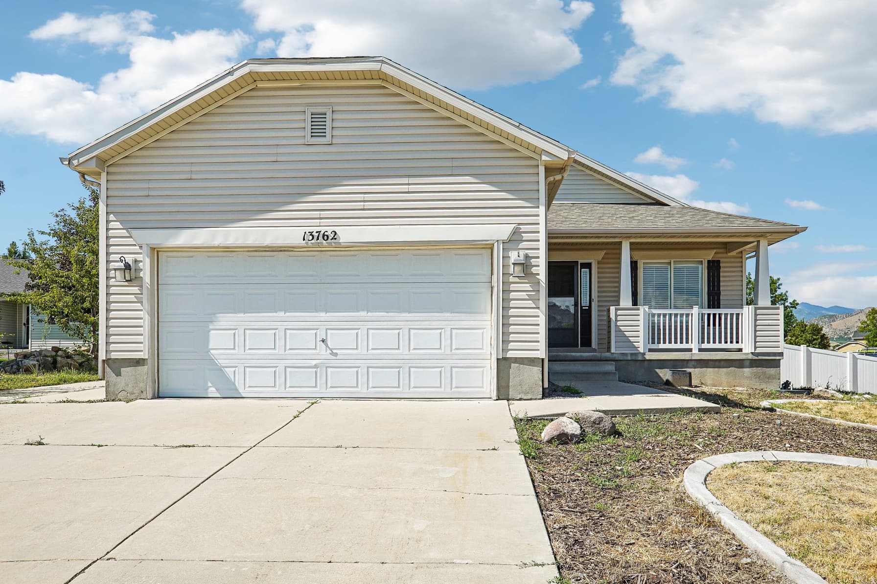 13762 S PASCALL BAY photo 1