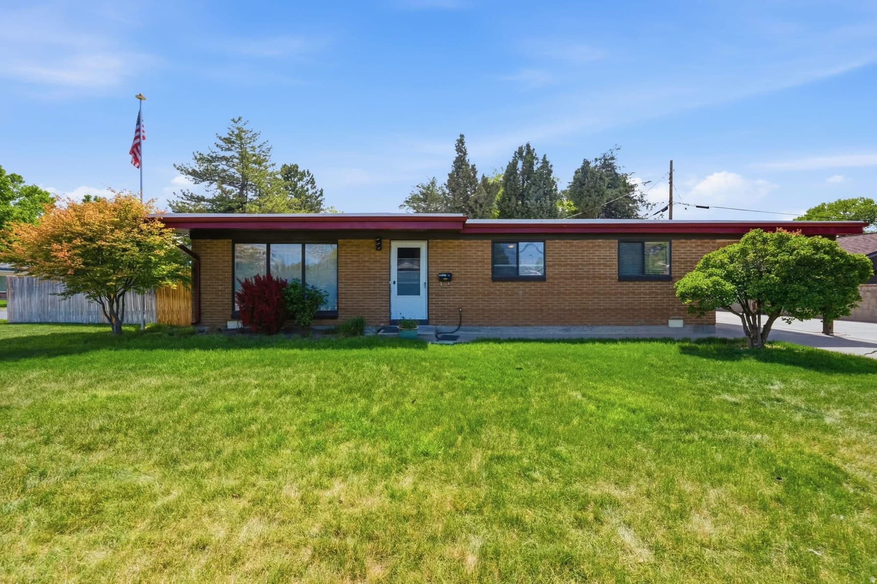 565 W 5465 S photo 1