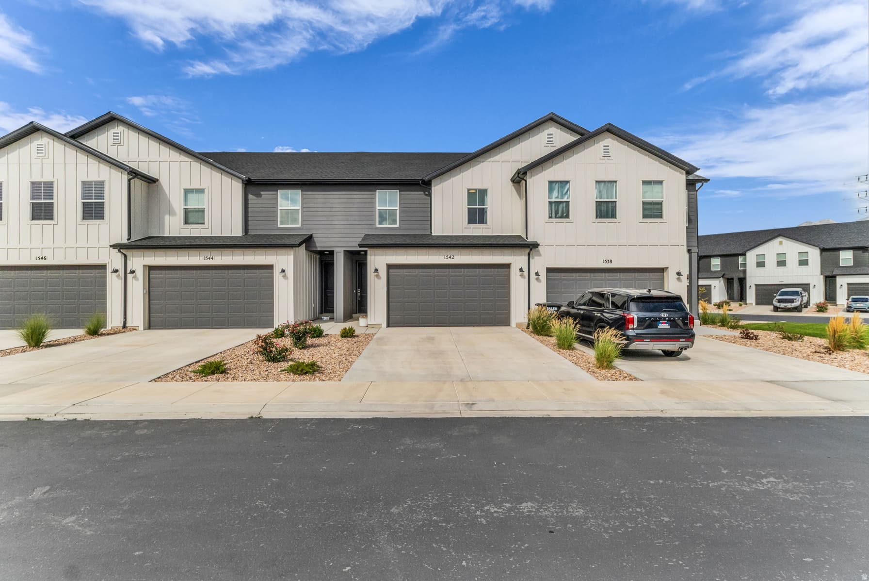 1542 N SUMMER SPRINGS COVE photo 1