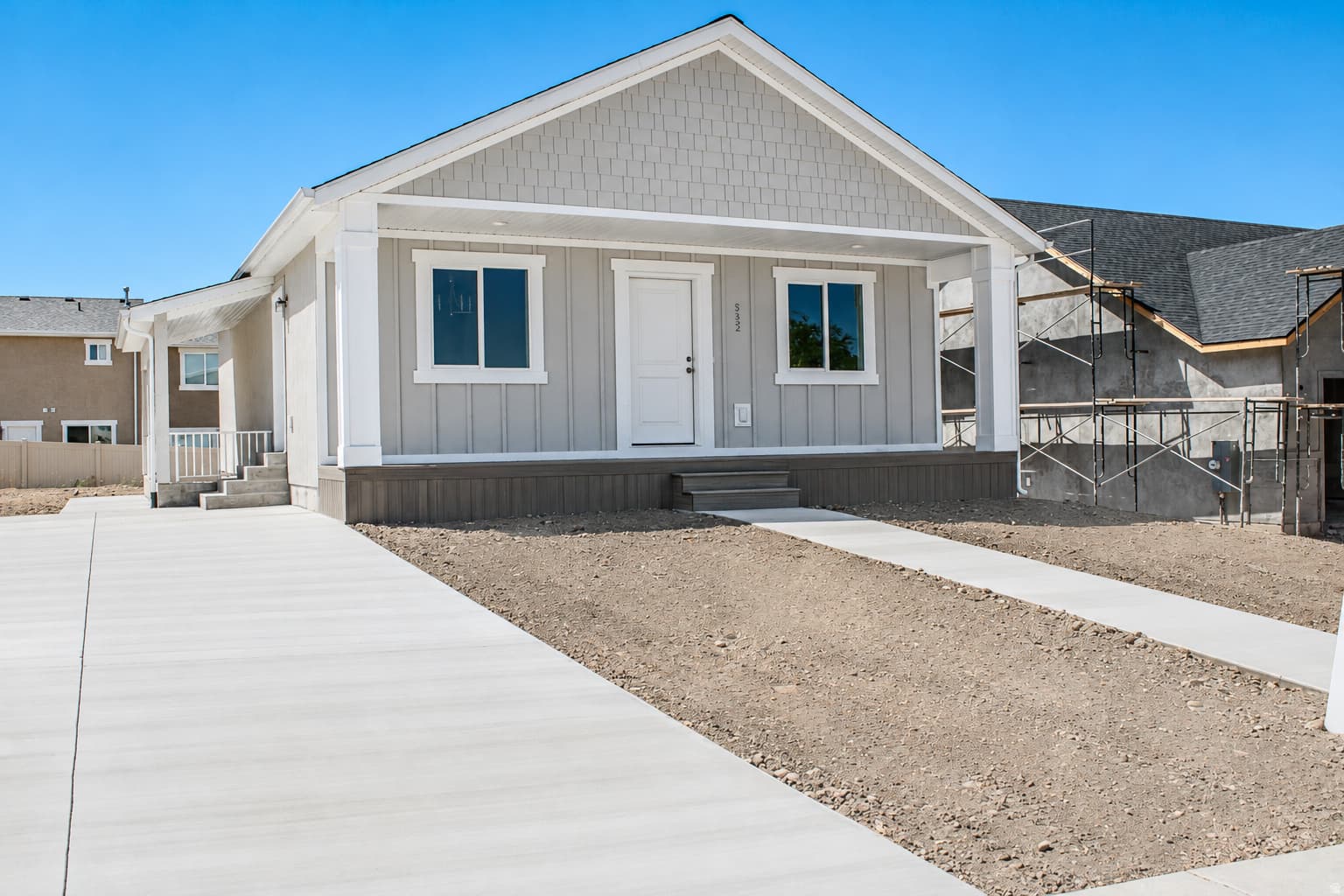 572 E 570 S photo 1