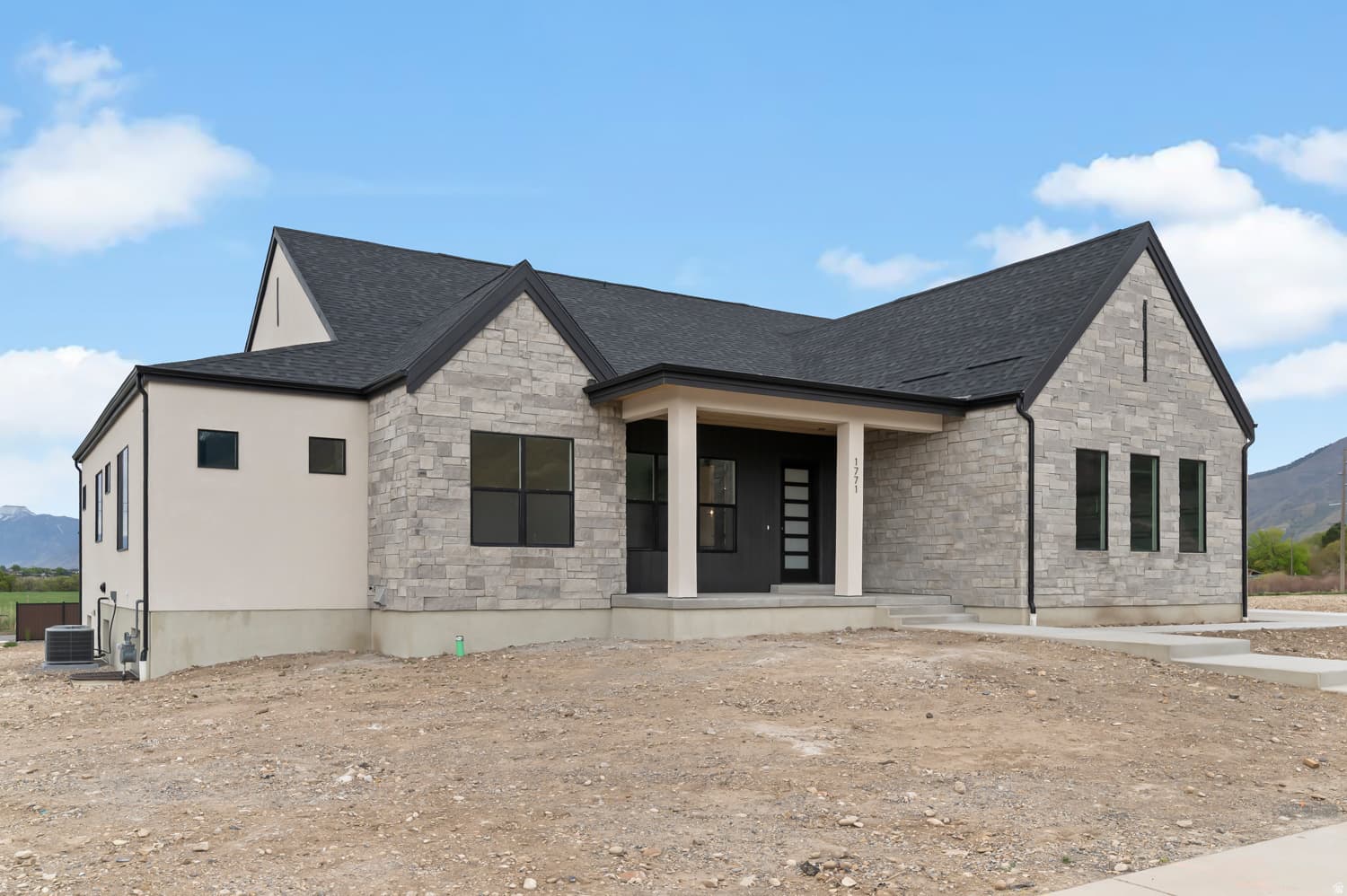 1827 E 1060 N #353 photo 1