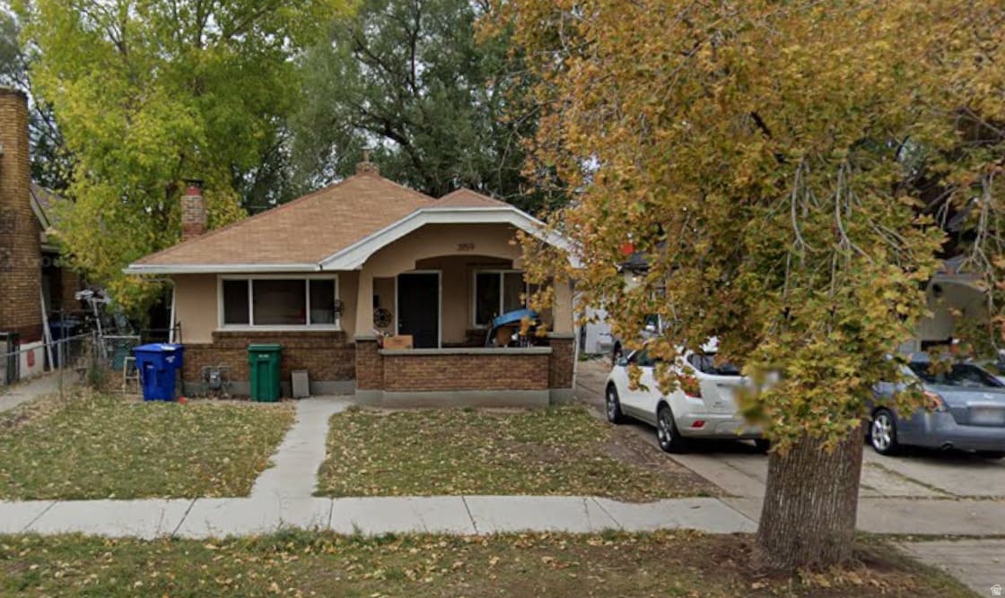 3159 OGDEN AVE photo 1