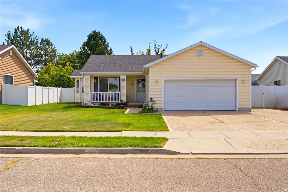 4033 W 5060 S photo 1