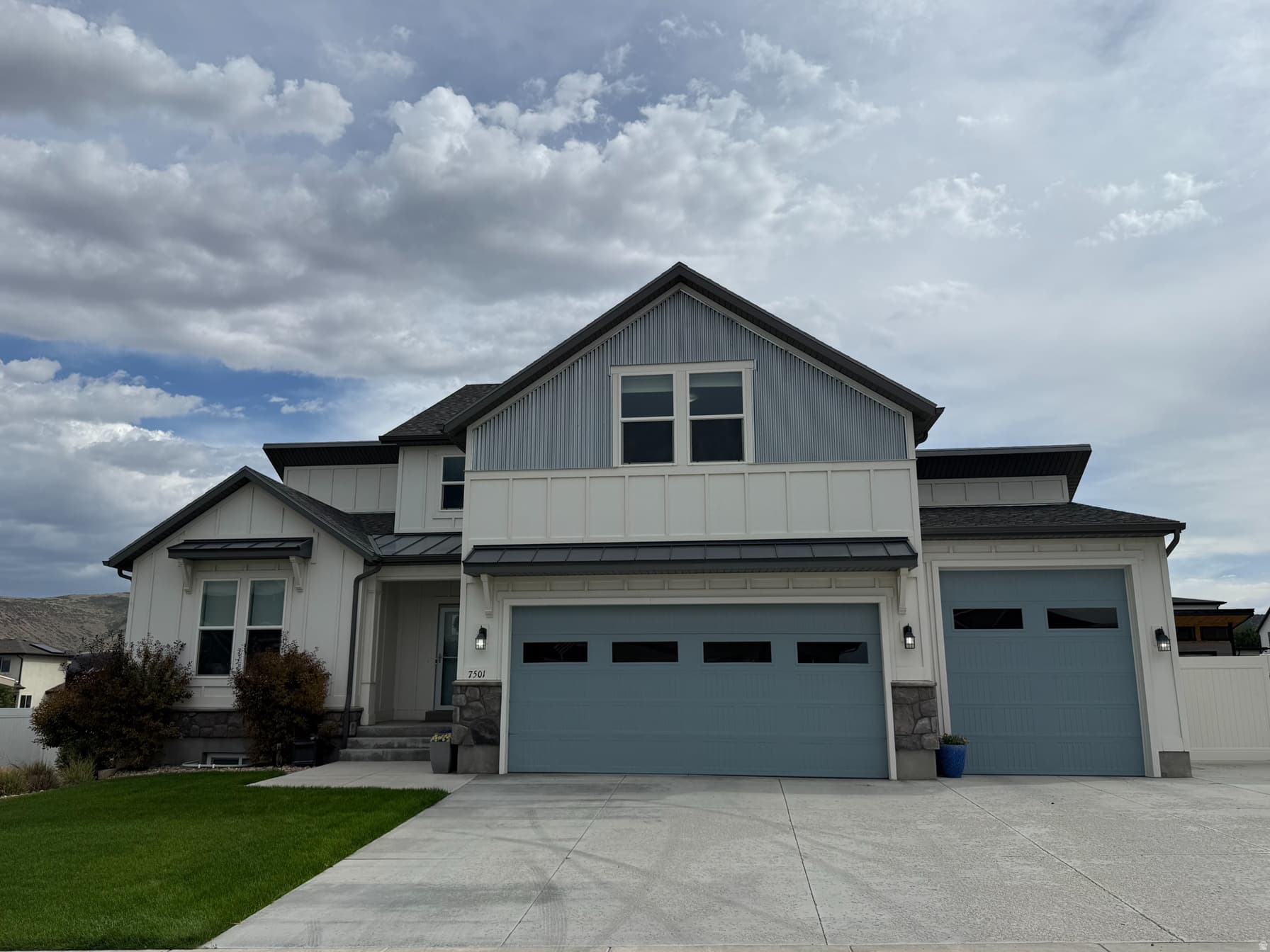 7501 W BLACK ROCK LN photo 1