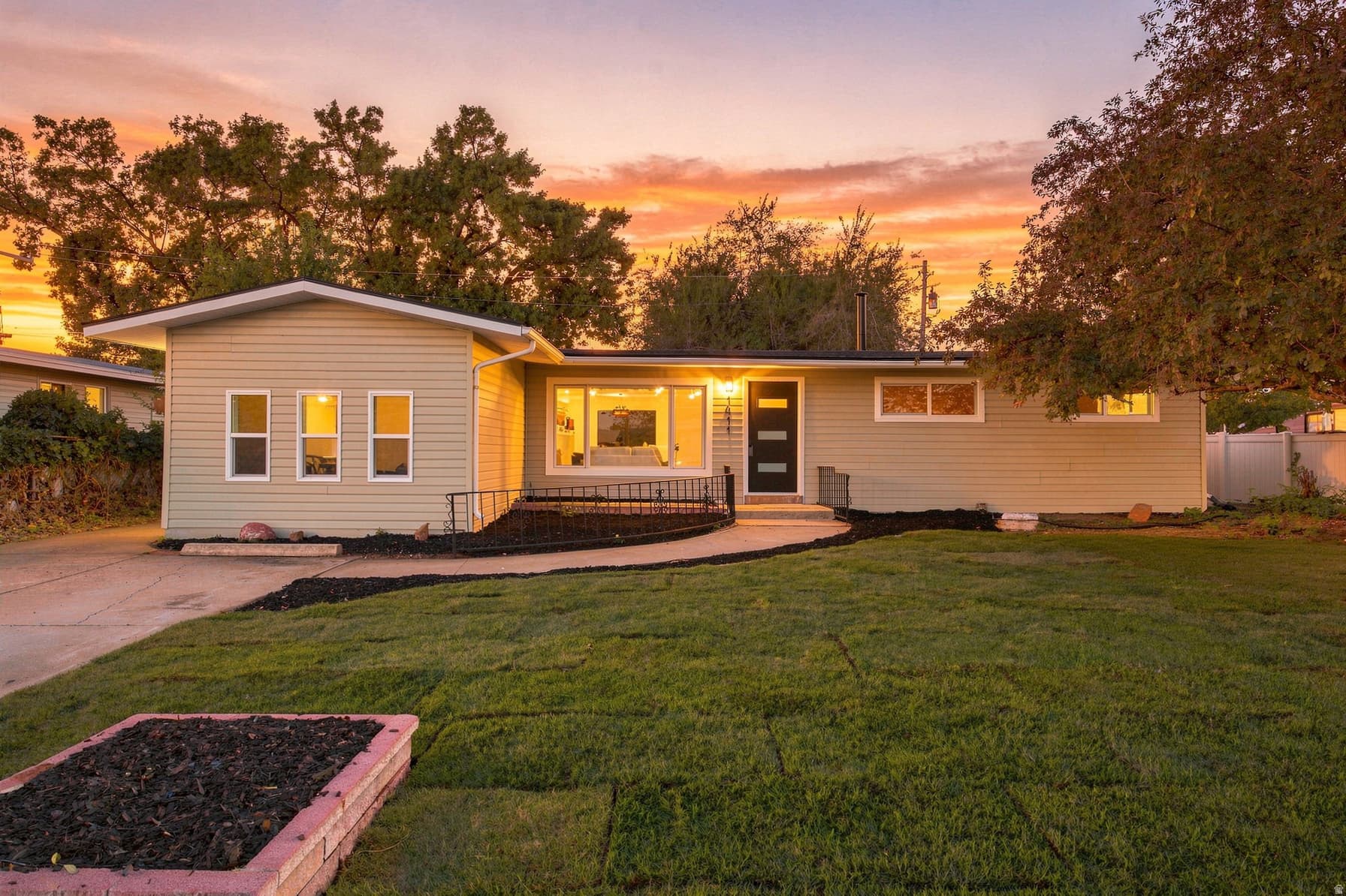 1411 N 400 W photo 1