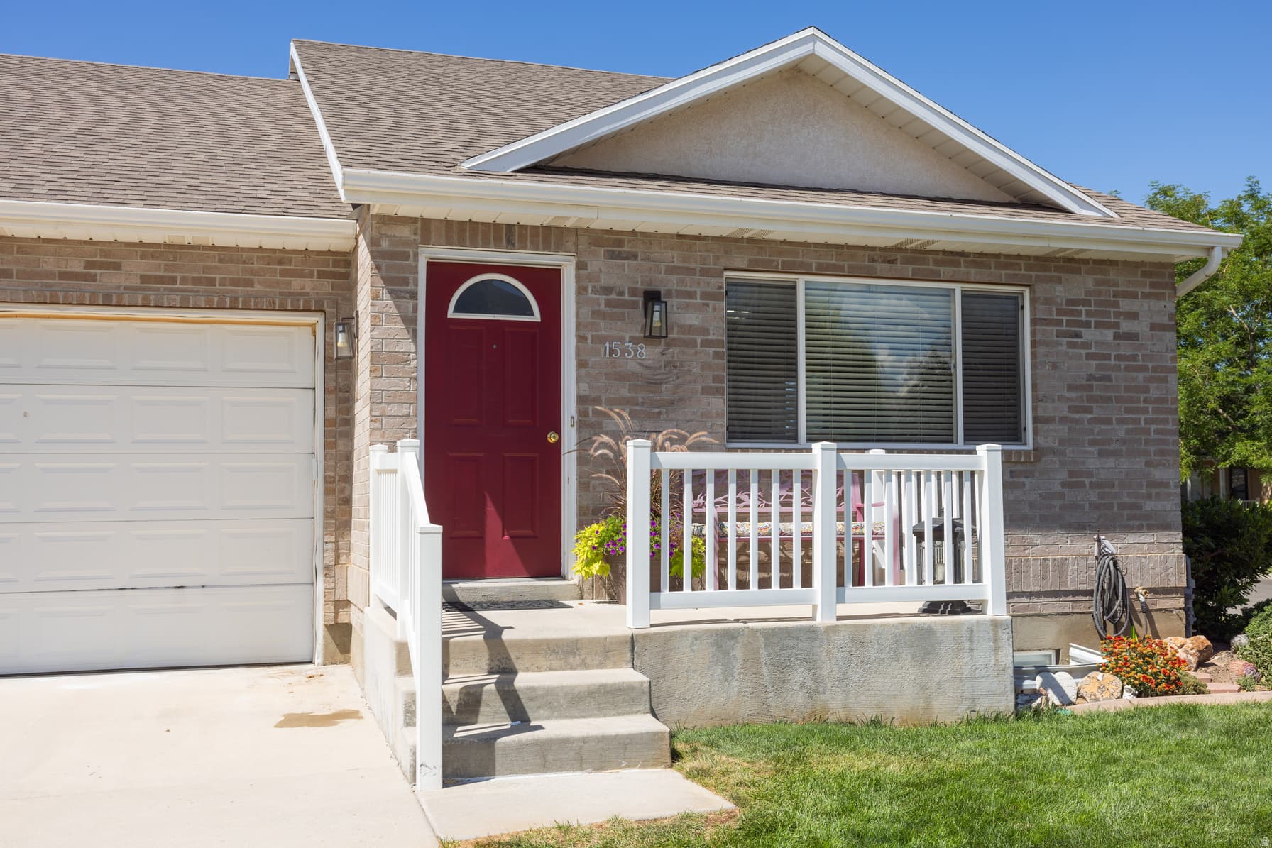 1538 S 2180 E photo 1