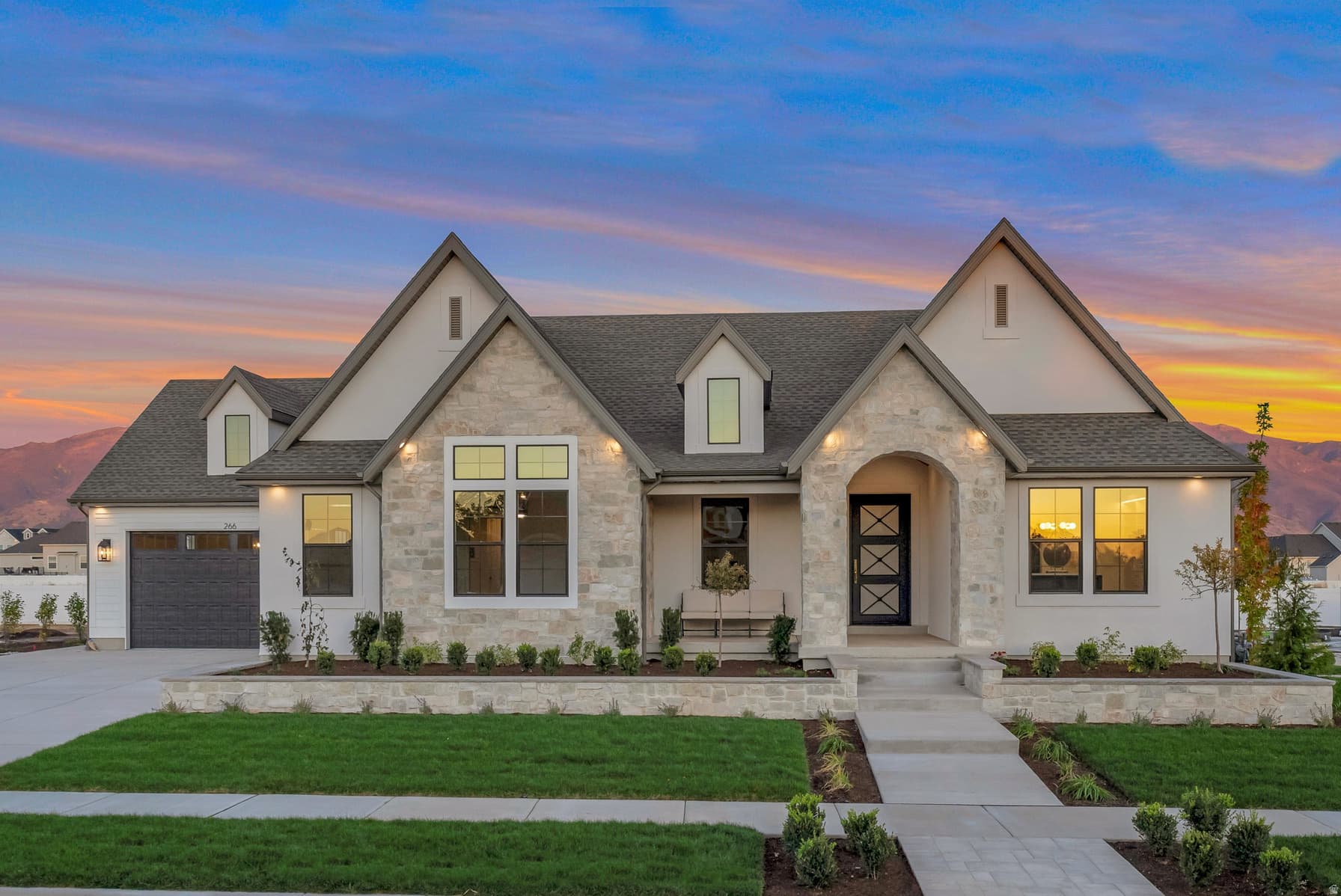 266 N AMBER LN photo 1
