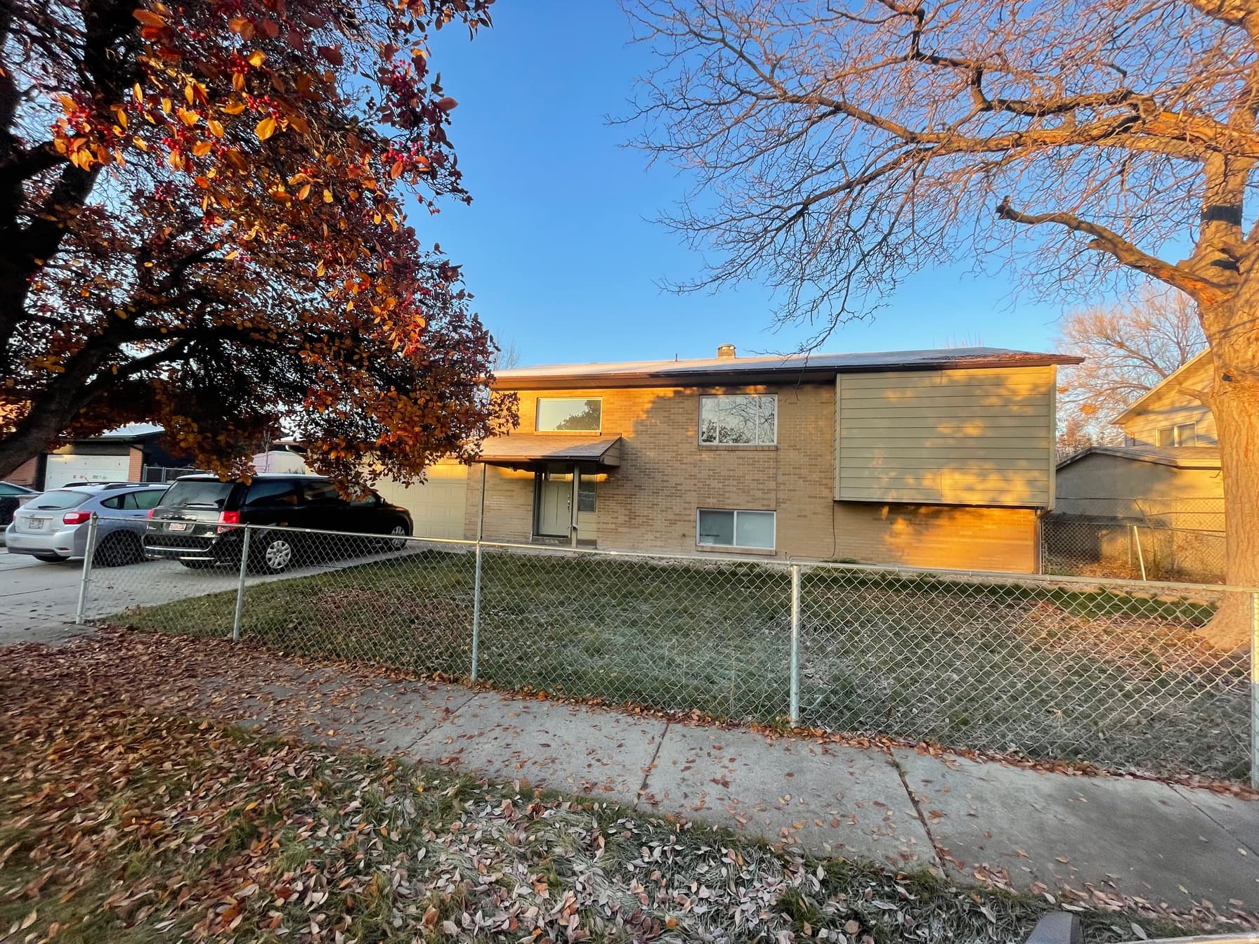 565 N PAMELA WAY photo 1