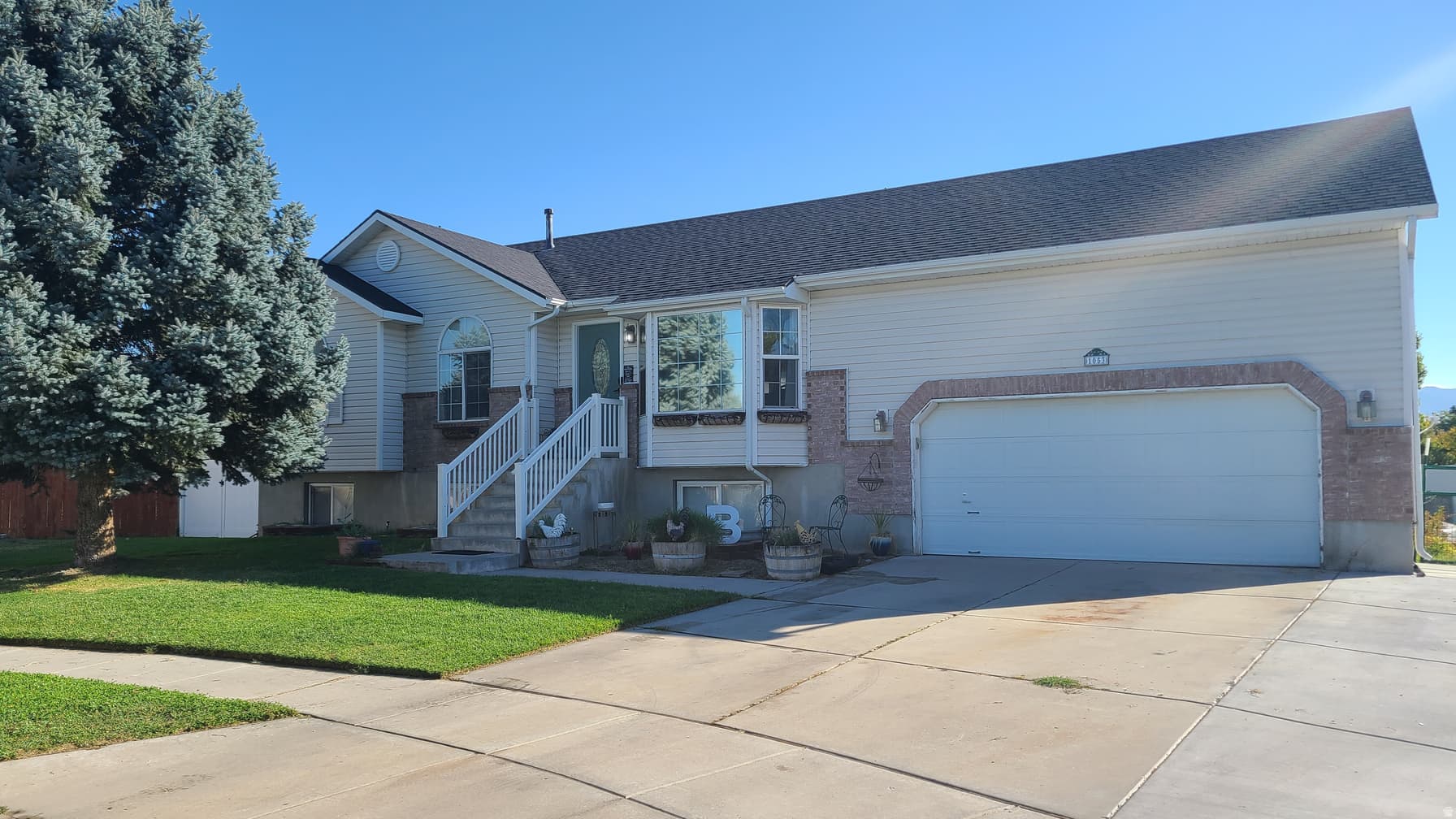 1053 S KILLARNEY DR photo 1