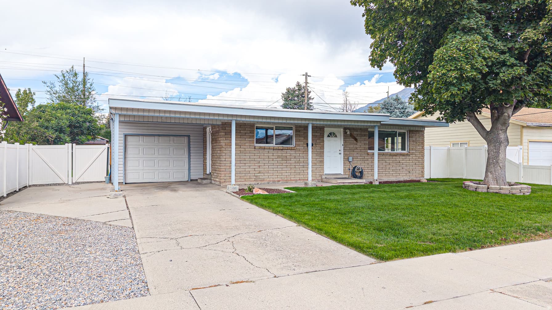 1106 W 450 N photo 1