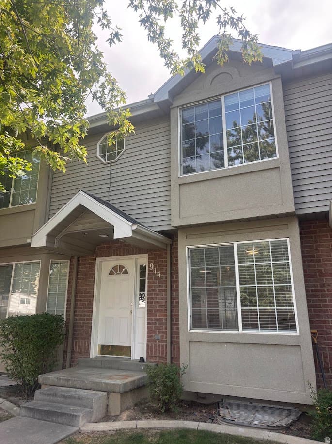 914 N MAIN photo 1