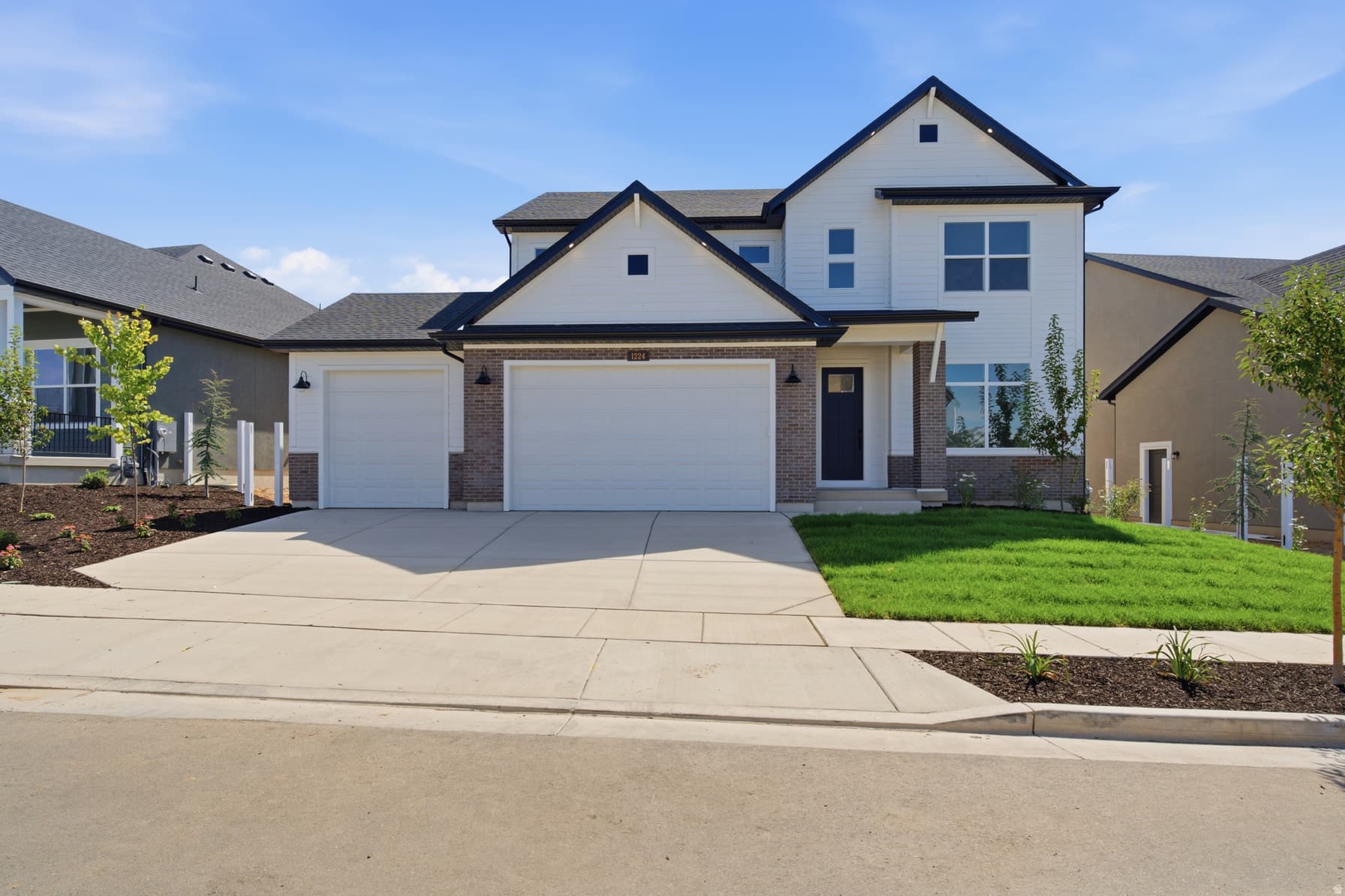1224 E AMARYLLIS WAY photo 1