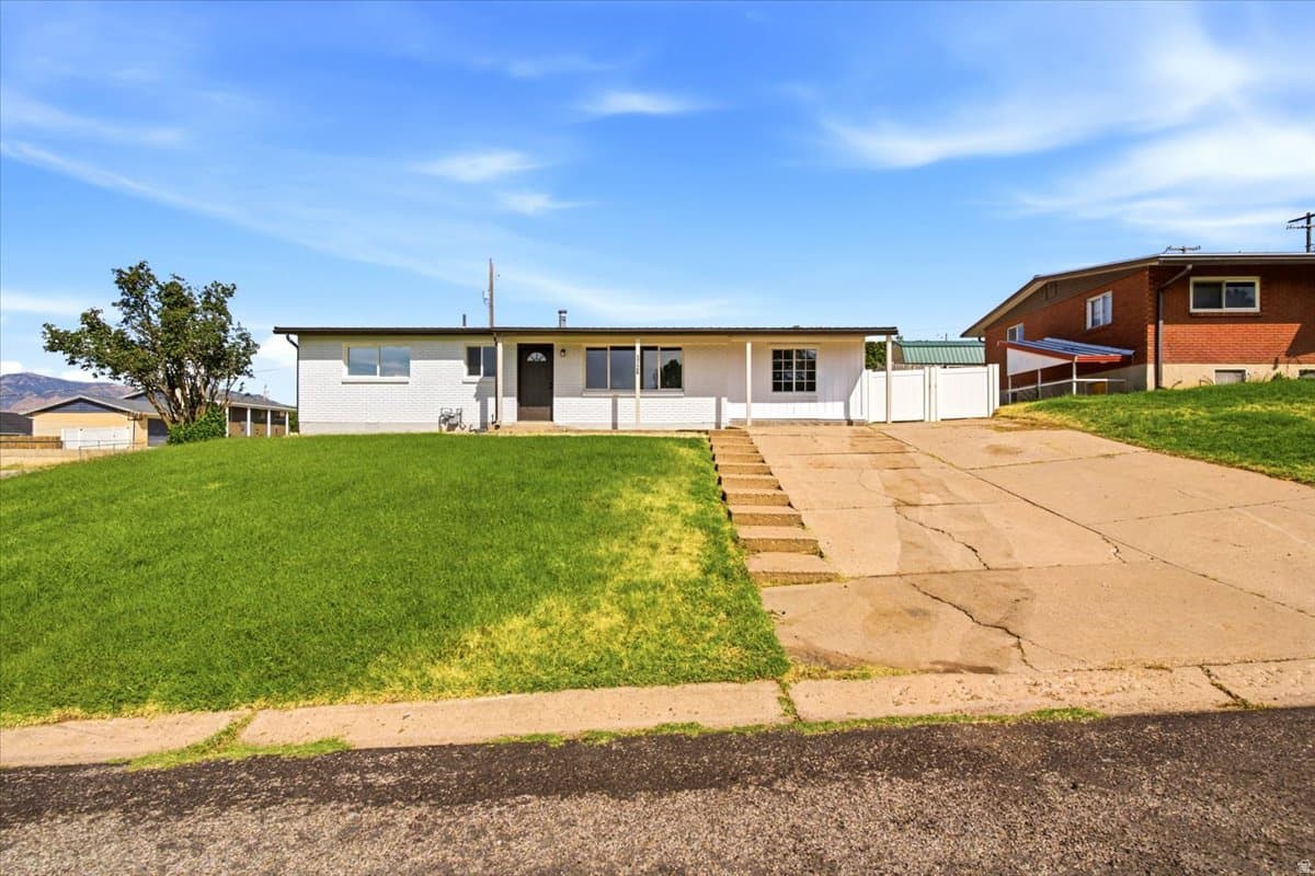 3726 S 2025 W photo 1