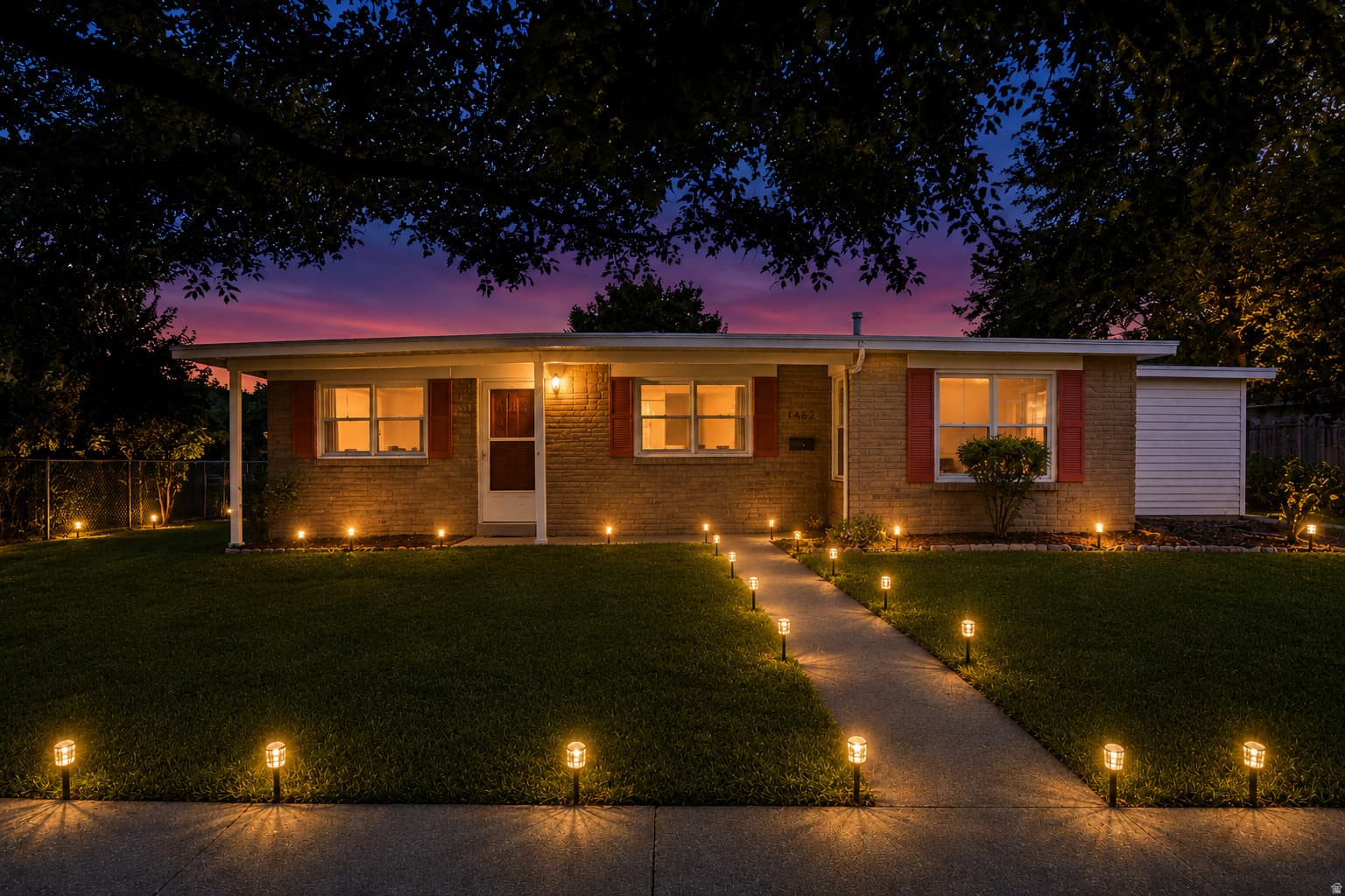 1462 MANGO RD photo 1