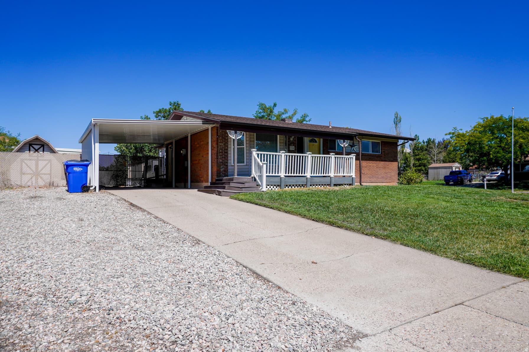 784 W 2550 N photo 1