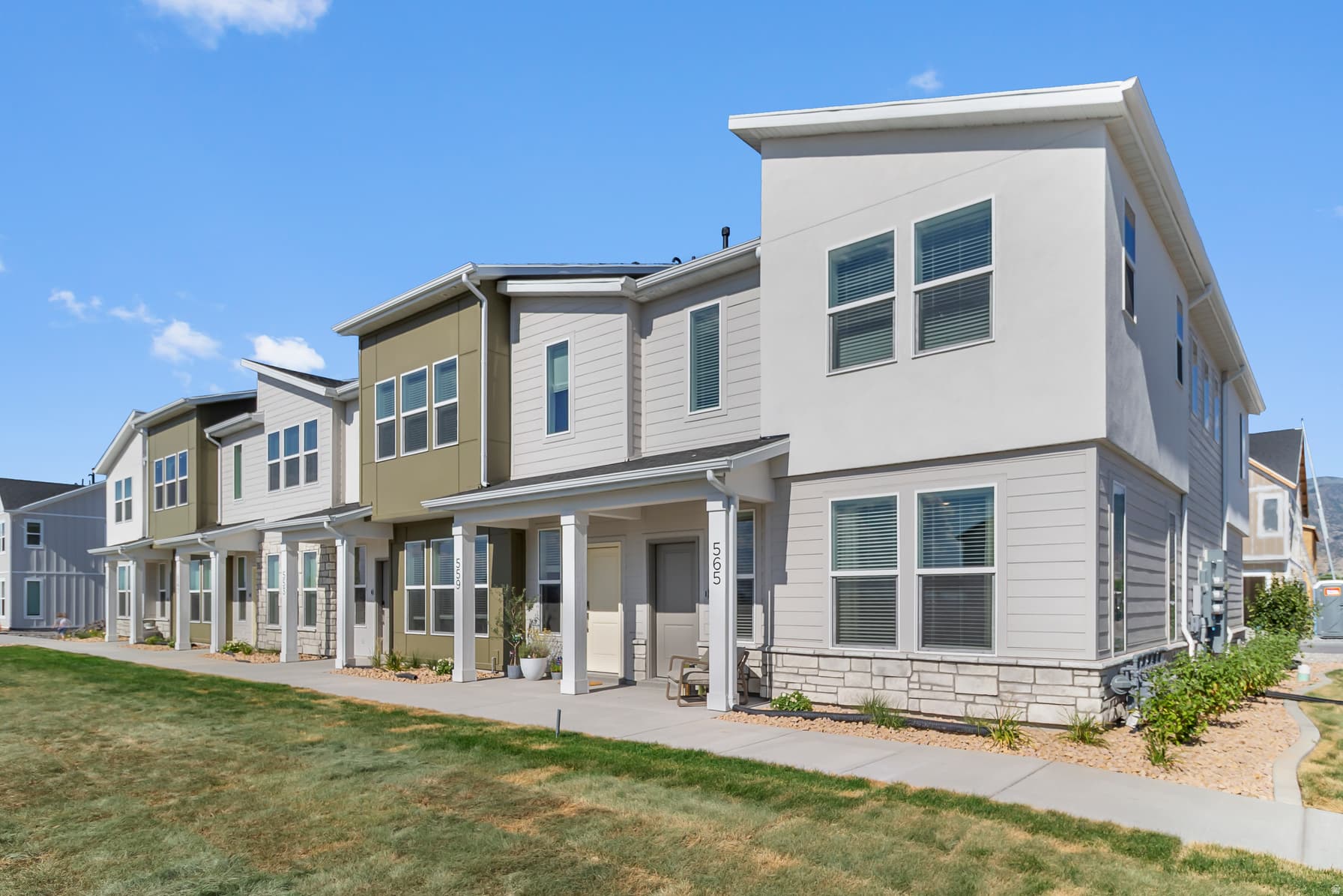 274 W 3075 S photo 1