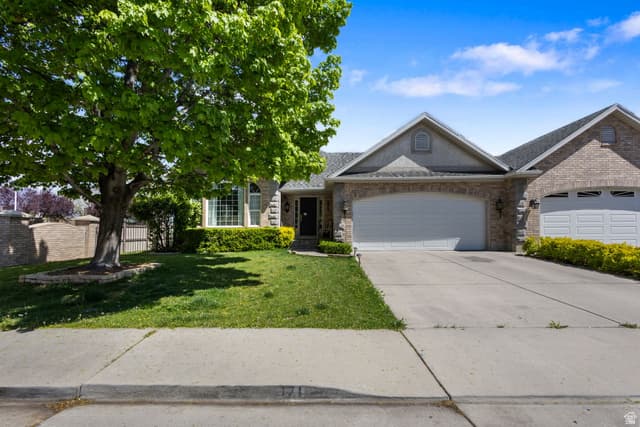 171 S 165 W photo 1