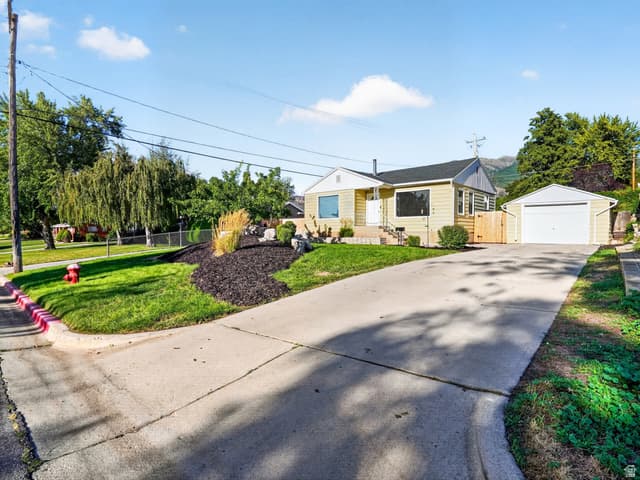 4452 S JEFFERSON AVE photo 1